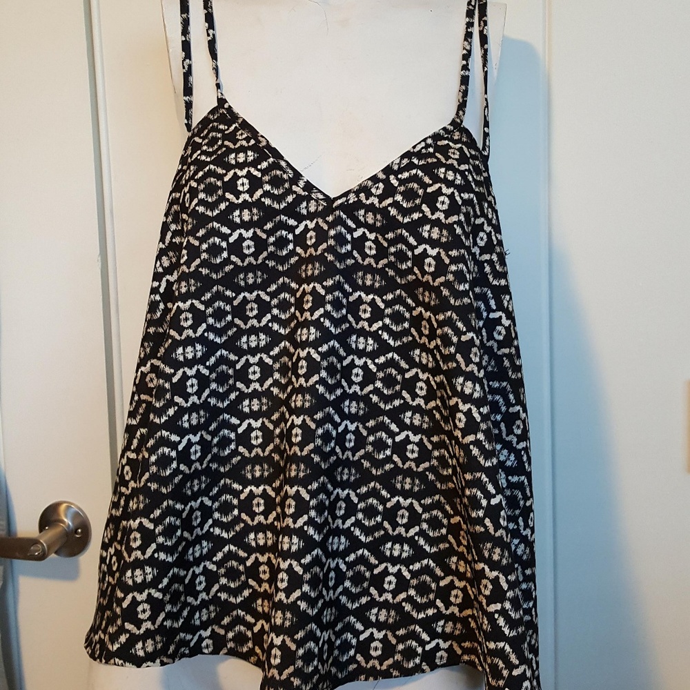 Black and White Tribal Pattern Top